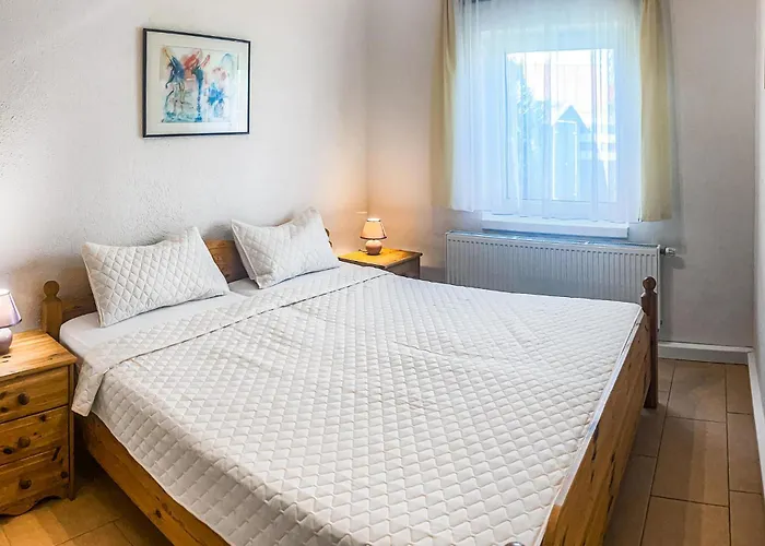 Doppelhaushaelfte كلينك